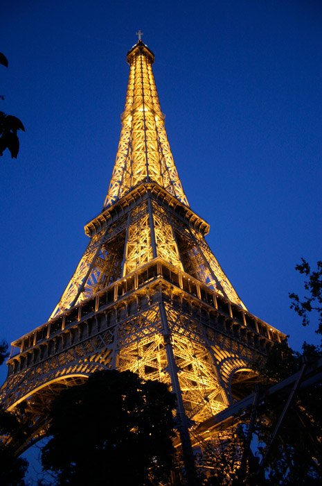 Эйфелева башня Париж