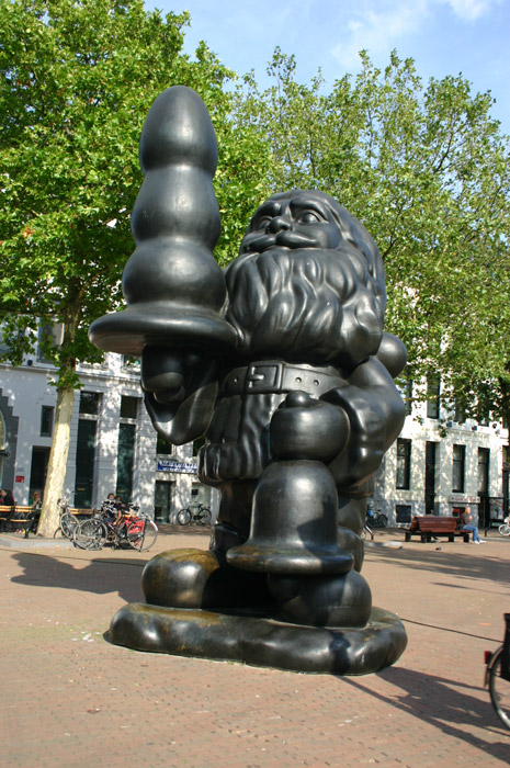 Роттердам пошлая статуя