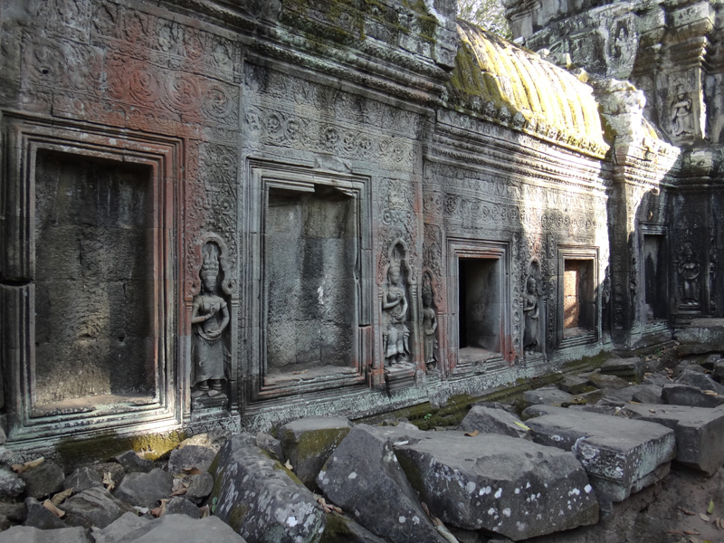 стены храма в камбодже