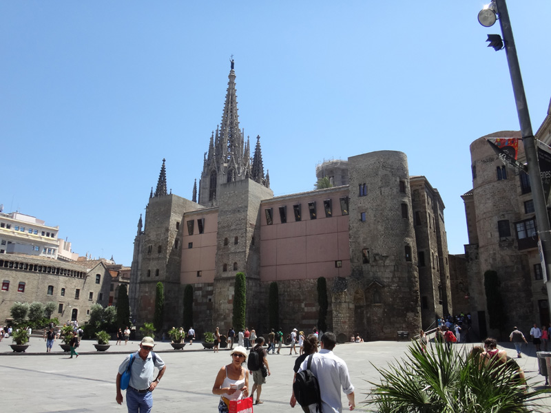 готический собор в Барселоне