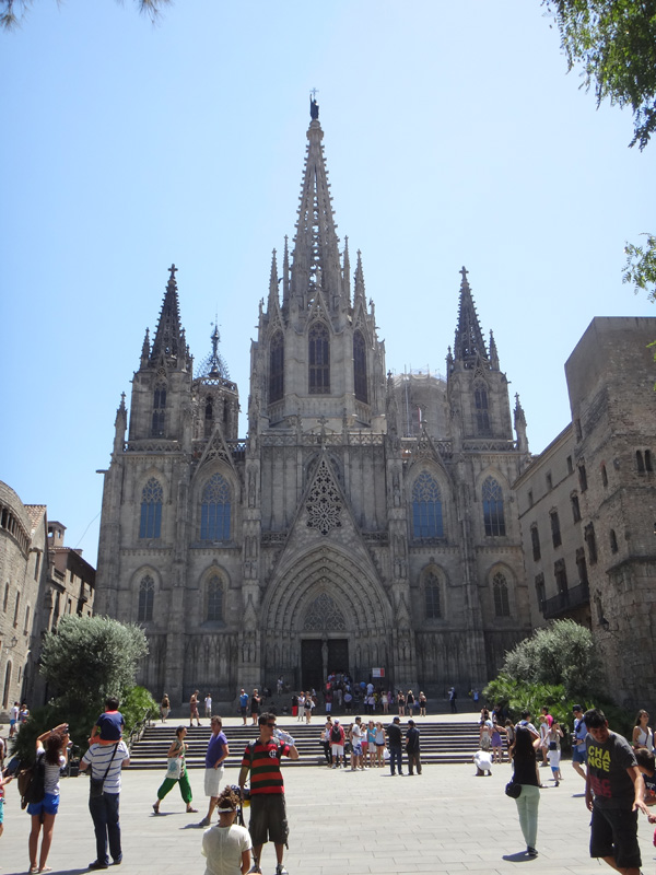 готический собор в центре Барселоны