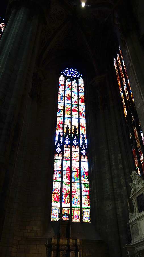 витражные окна Миланского собора