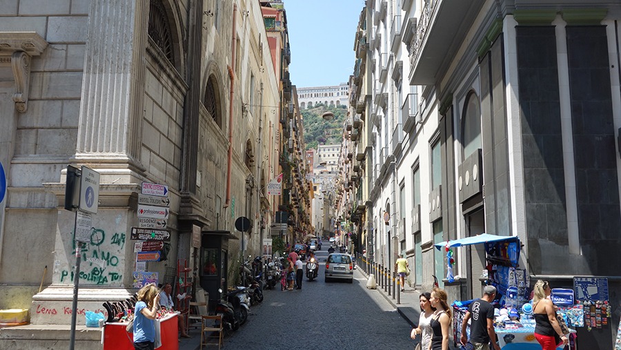 узкие улицы Неаполя