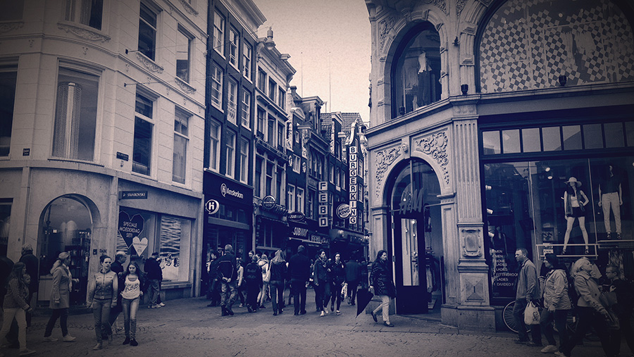 торговая улица в Амстердаме