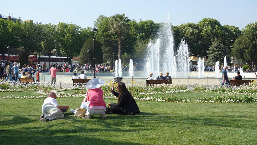 Стамбул парк с фонтаном