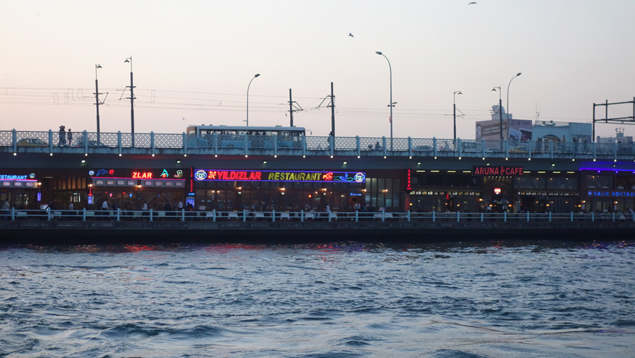 рестораны на Галатском мосту в Стамбуле