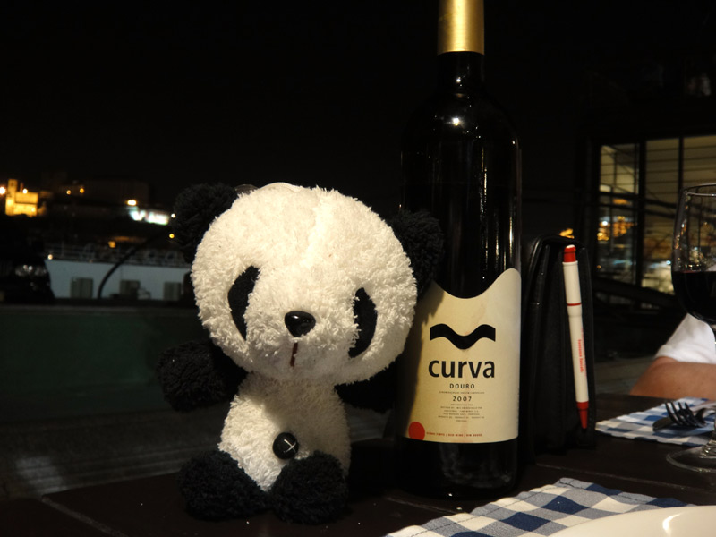 панда с вином 
