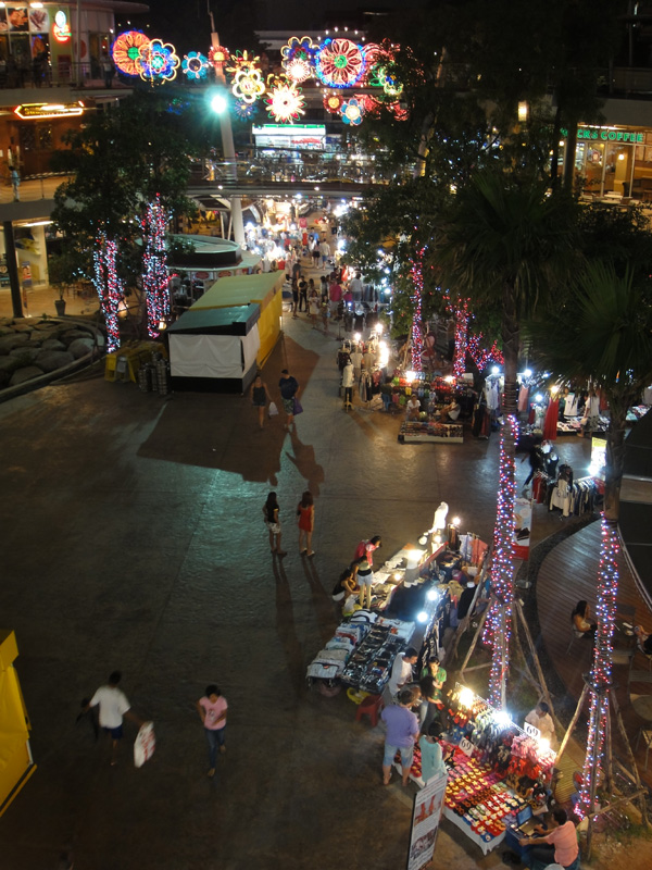 night avenue pattaya
