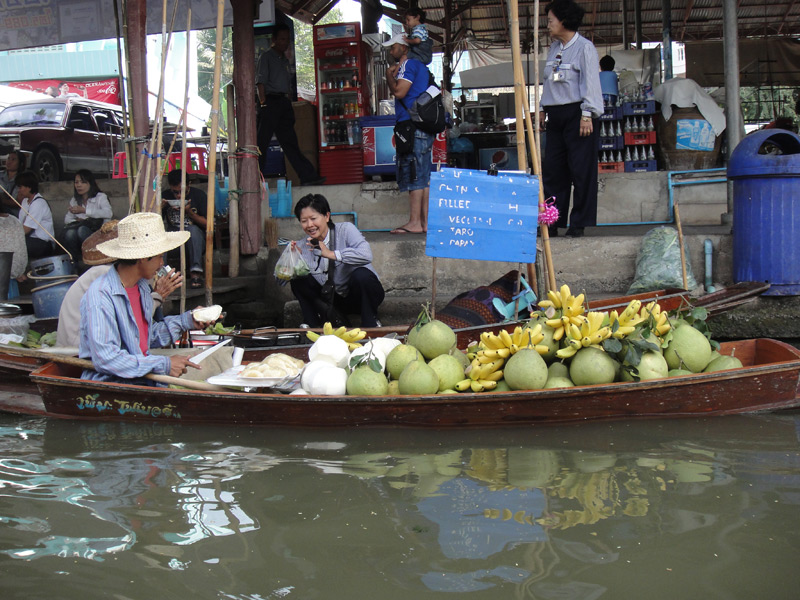 тайский плавучий рынок