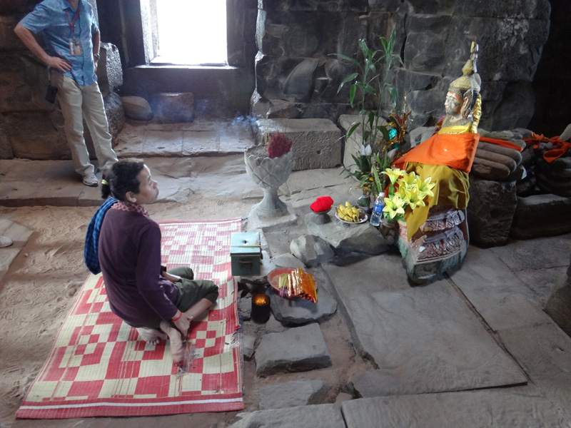 people in angkor wat