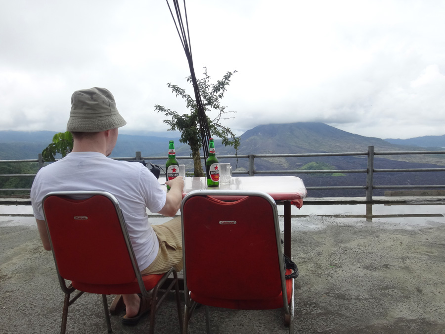 ресторан у вулкана бали