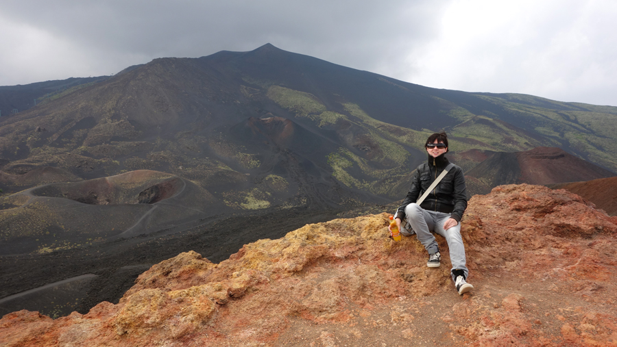 Анечка на вулкане Этна