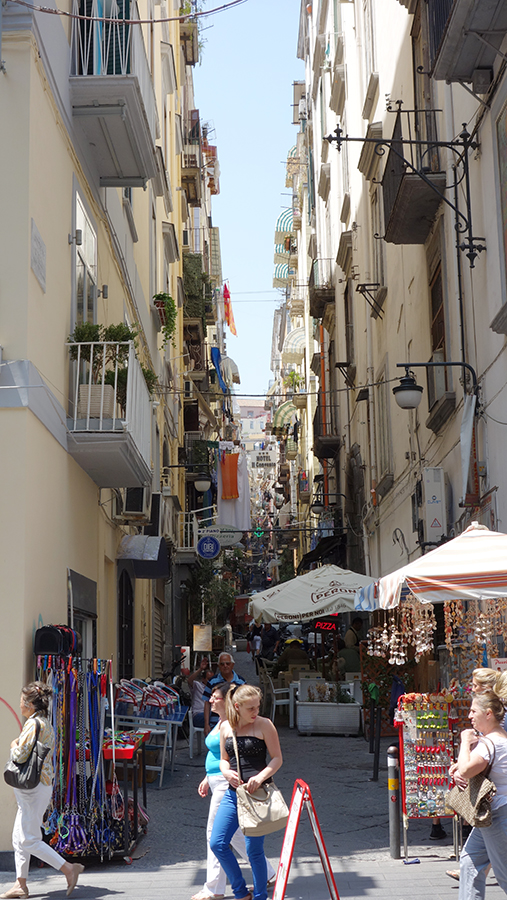 узкие улицы Неаполя
