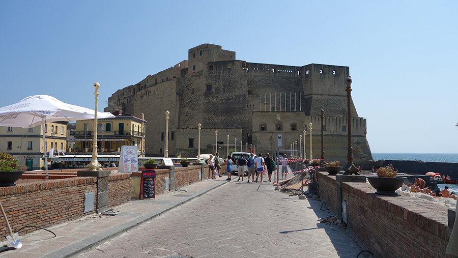 Castel dell’Ovo