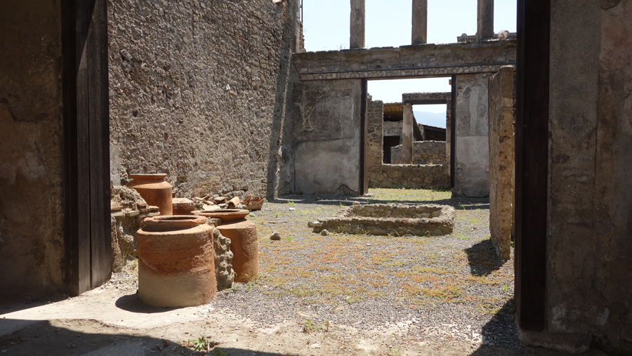 руины домов в Помпеях