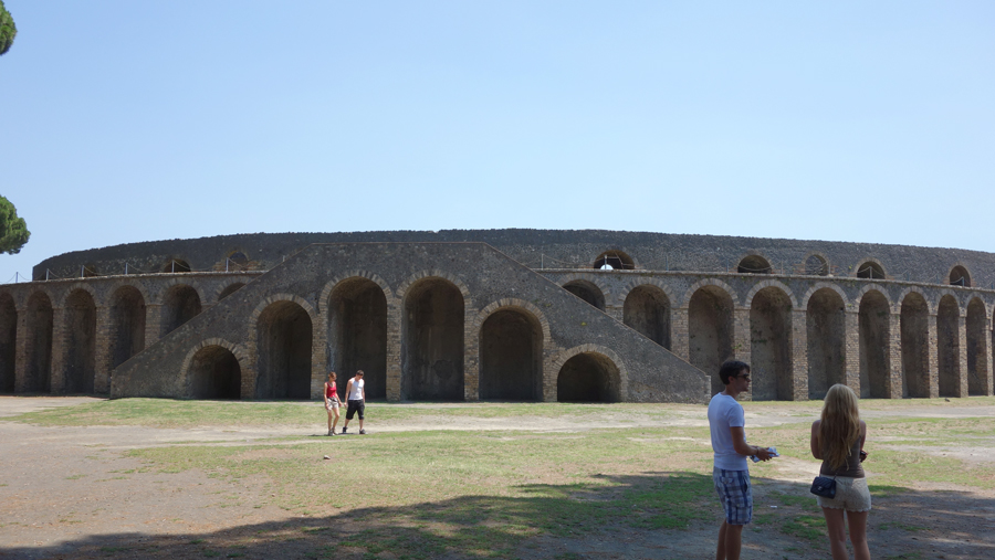амфитеатр в Помпеях