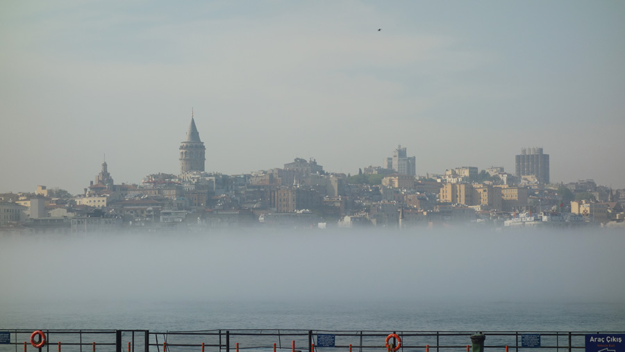 Стамбул в дымке