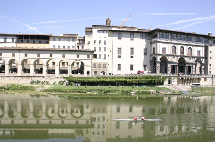канал во Флоренции